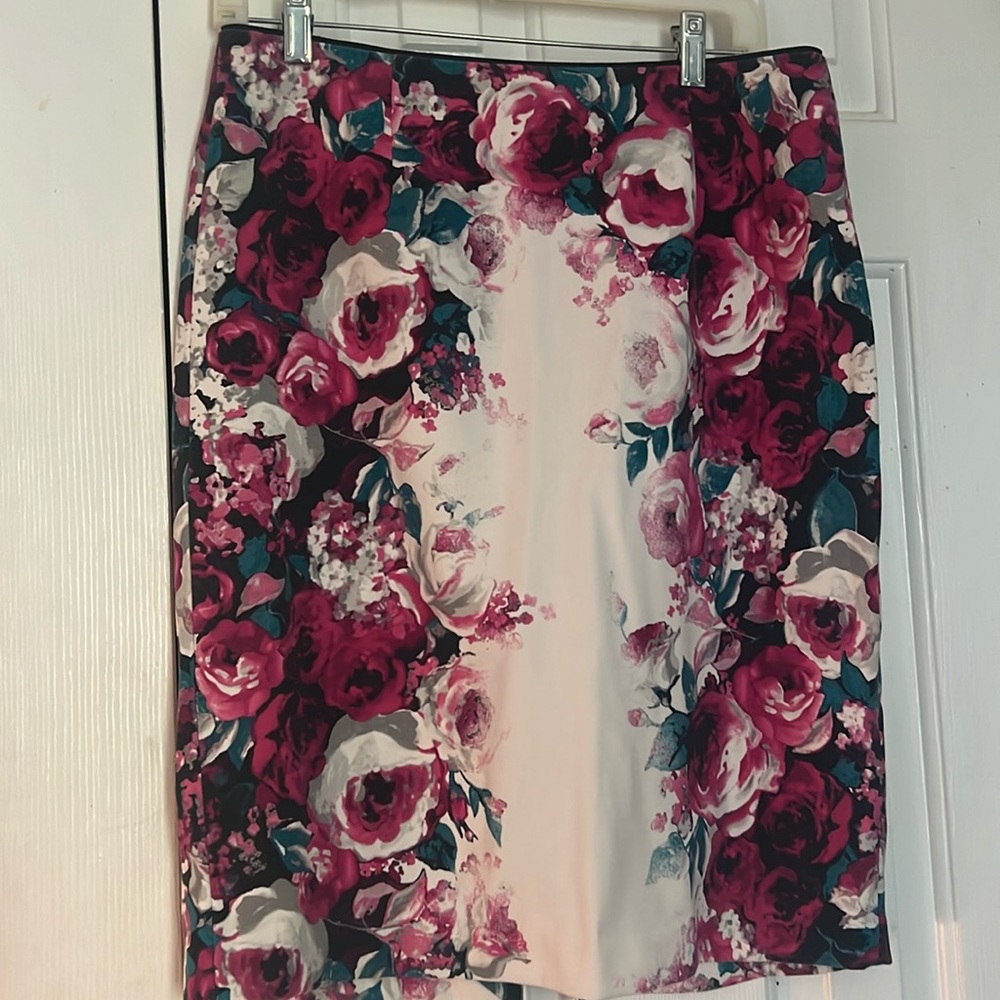 Floral print skirt